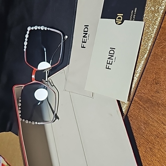 Fendi Cat Eye Oversized Square Sunglasses - Picture 2 of 12